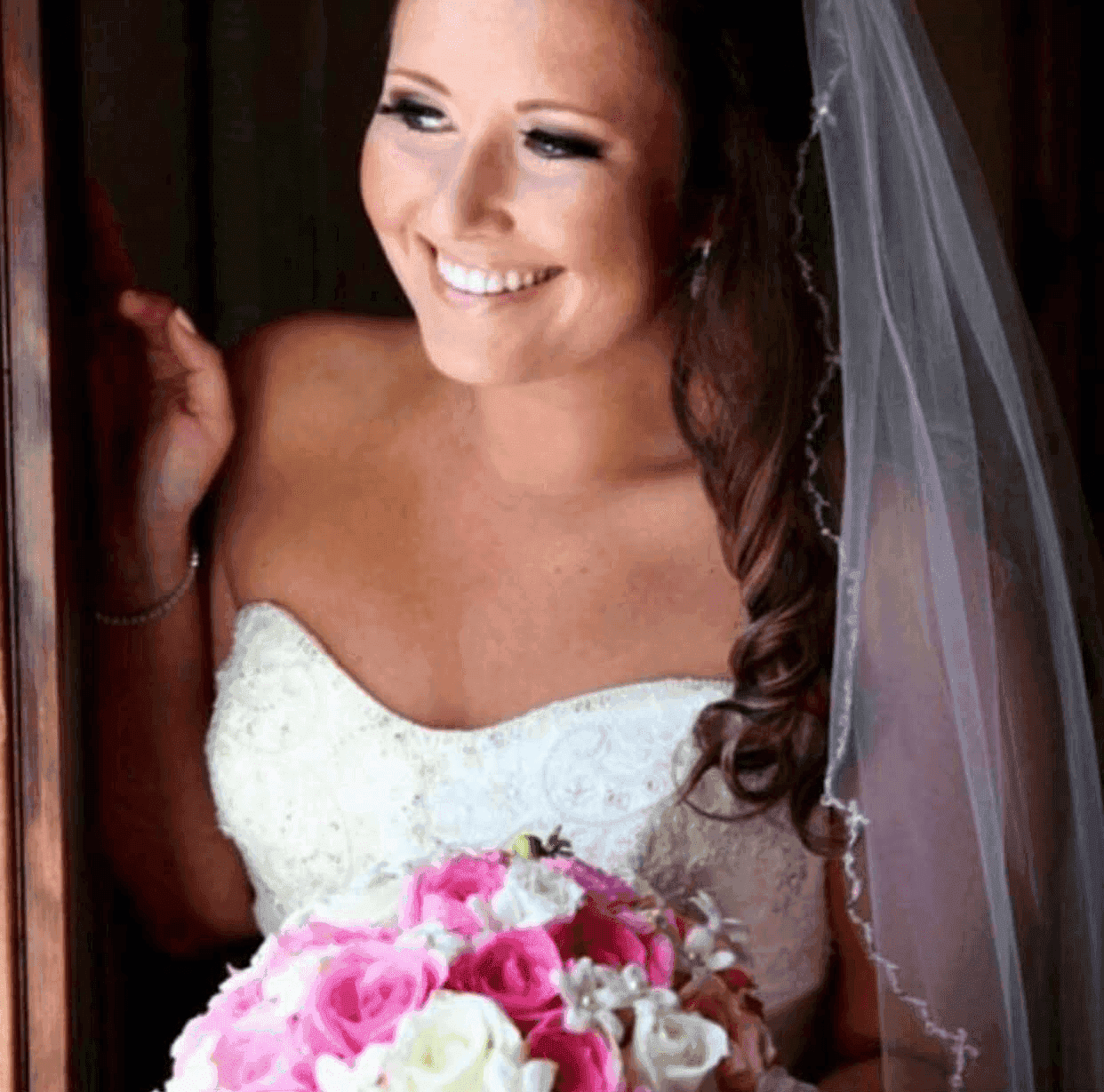 Blushed Brides artist doing bridal makeup on location in Chico