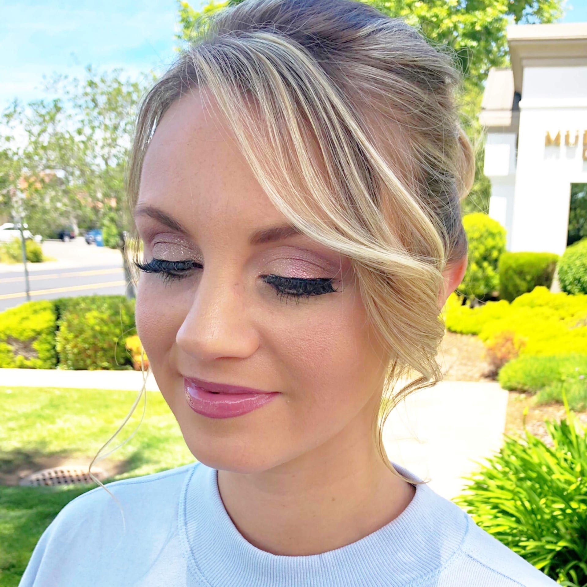 Natural bridal beauty look on a wedding day